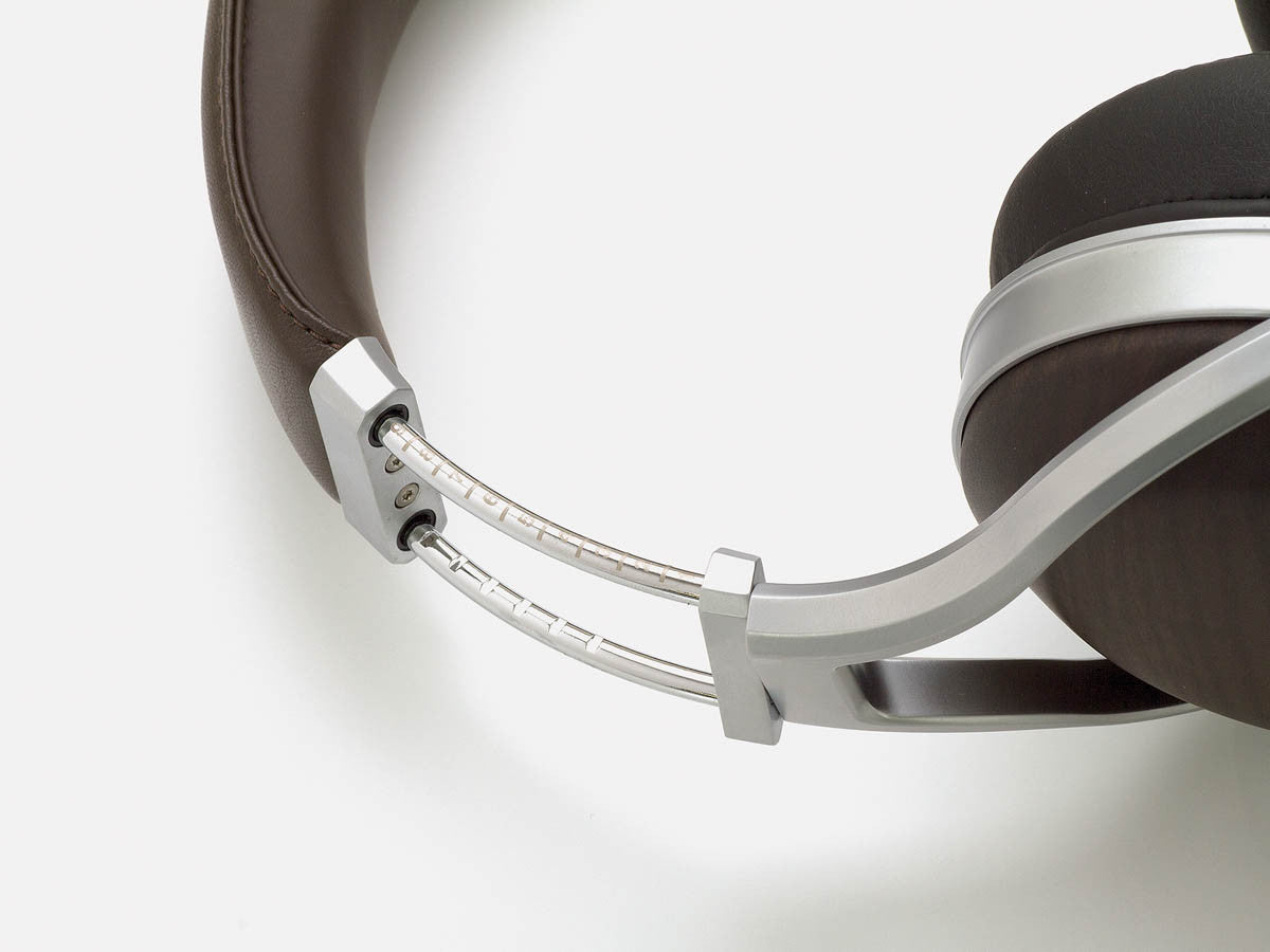 DENON AH-D5200 headphones with Zebrawood cups