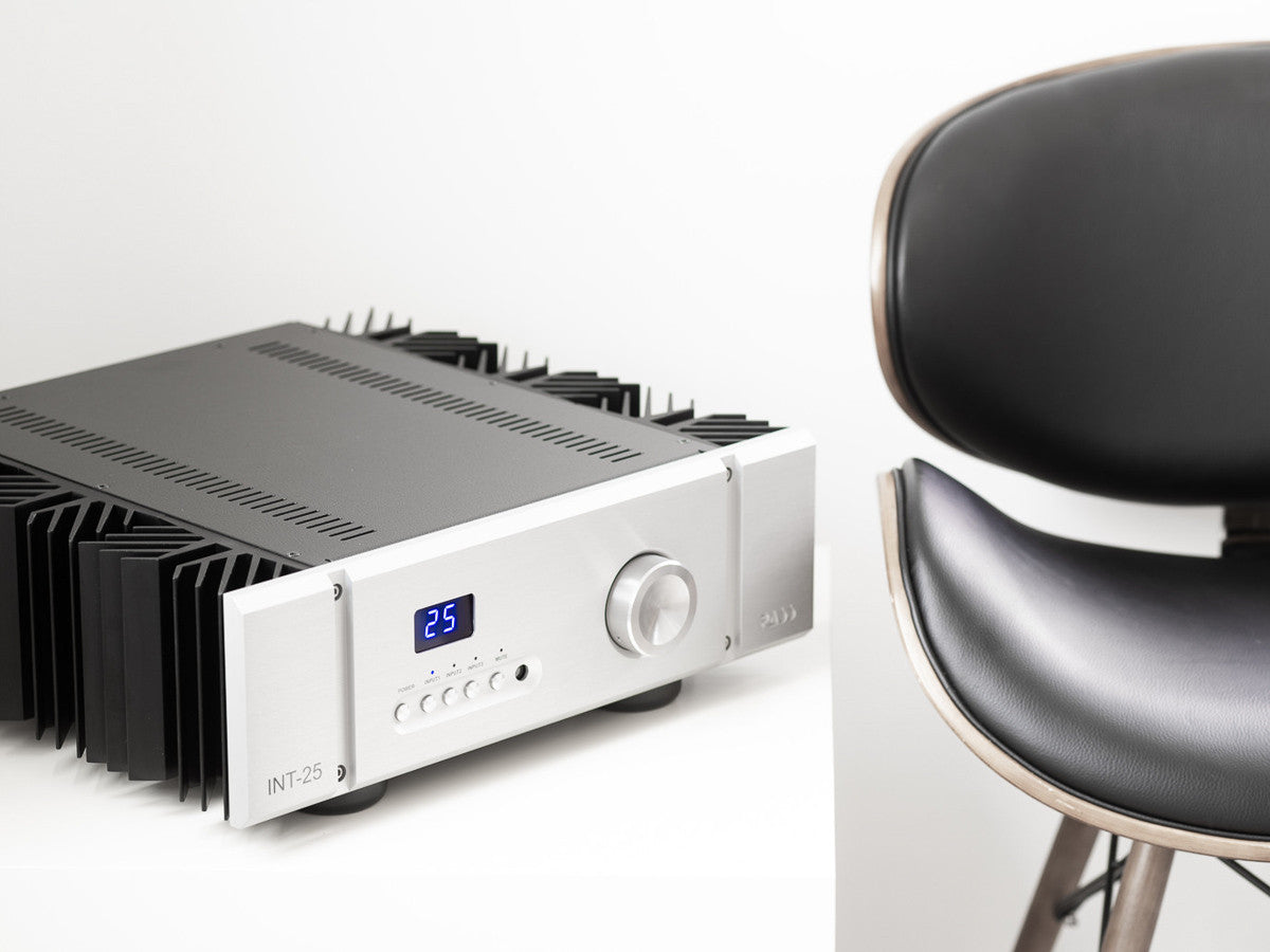 INT-25 Amplifier in Silver