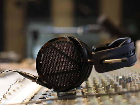 Audeze LCD-5 Headphone Review