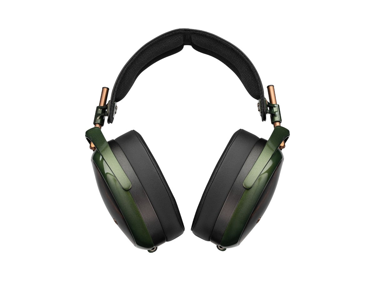 STRADA Closed-Back Dynamic Headphone