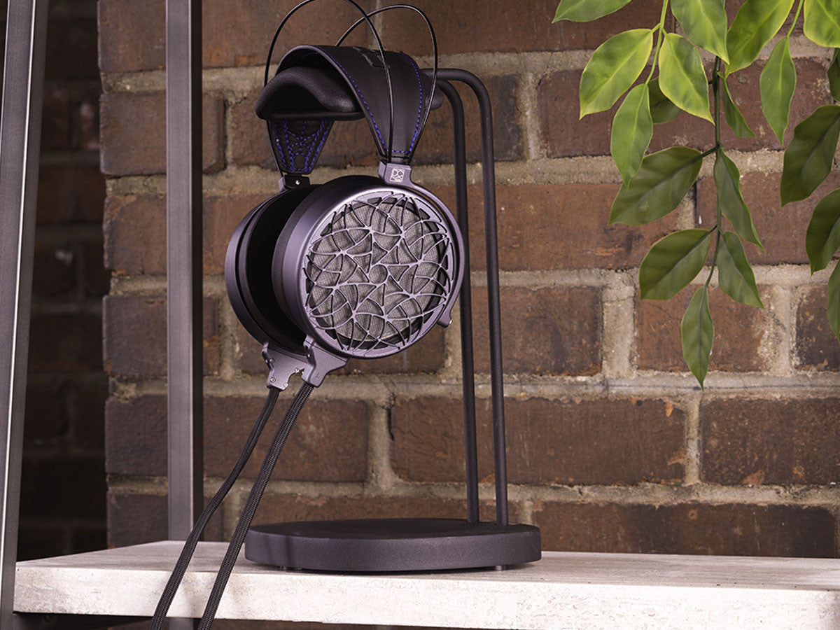 Dan Clark Audio Corina Lifestyle