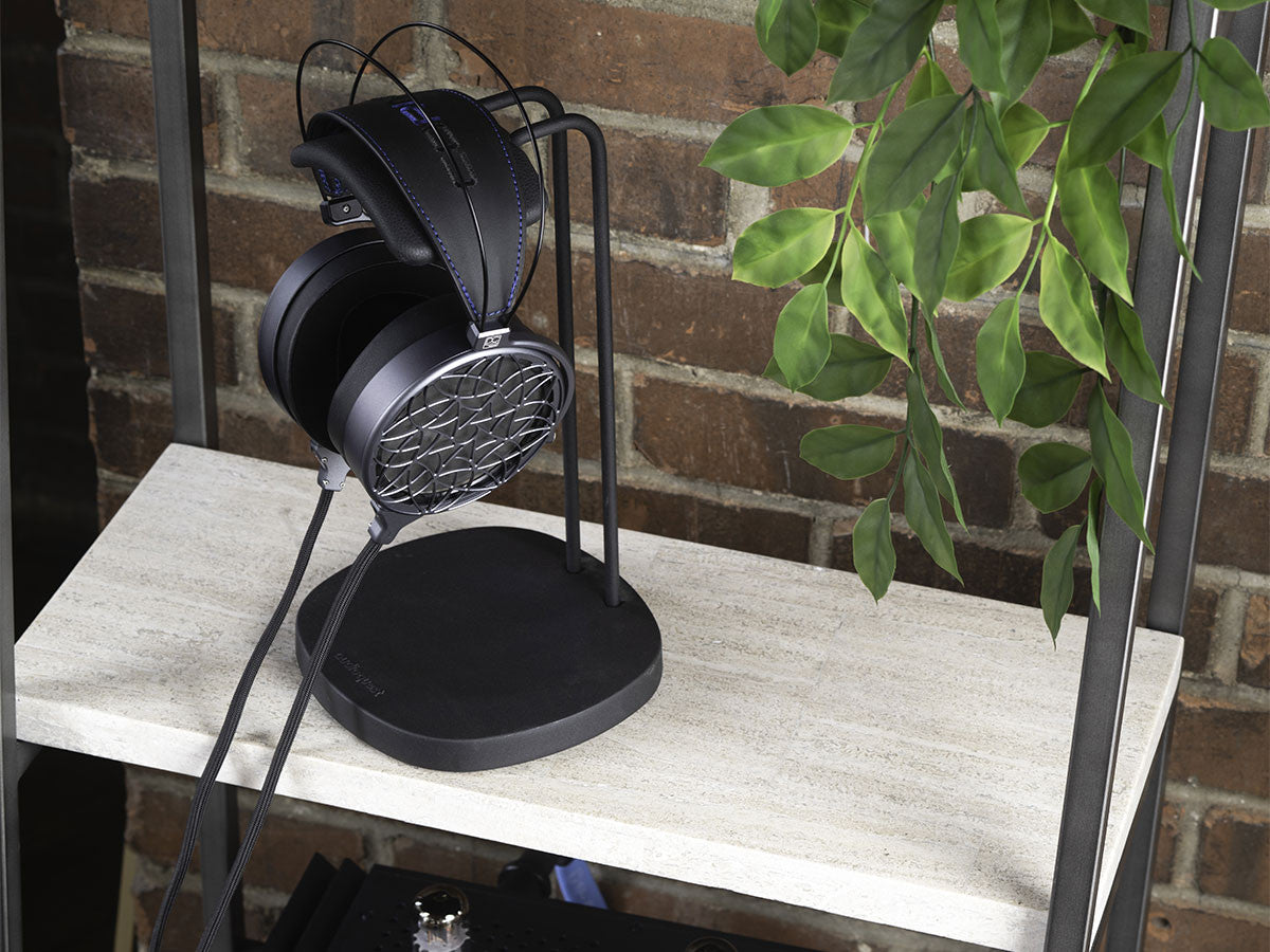 Dan Clark Audio Corina Lifestyle